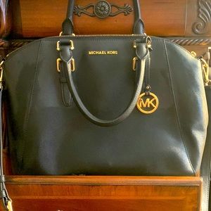MICHAEL KORS SAFFIANO LARGE PURSE